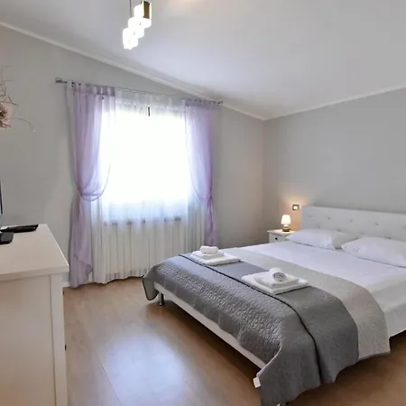 Elegant Living For Your Vacation Apartman *