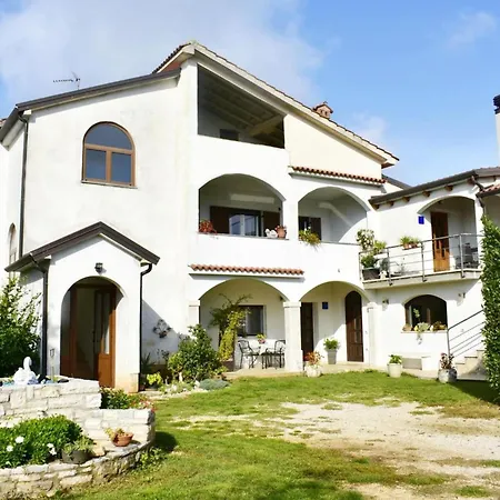 Elegant Living For Your Vacation Apartmán Umag
